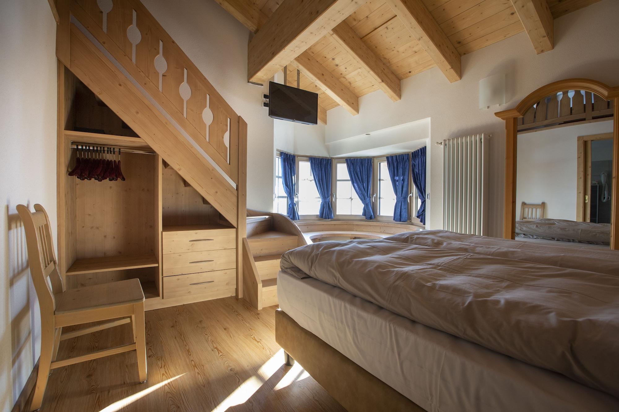 Hotel "La Suisse" Livigno Exterior foto