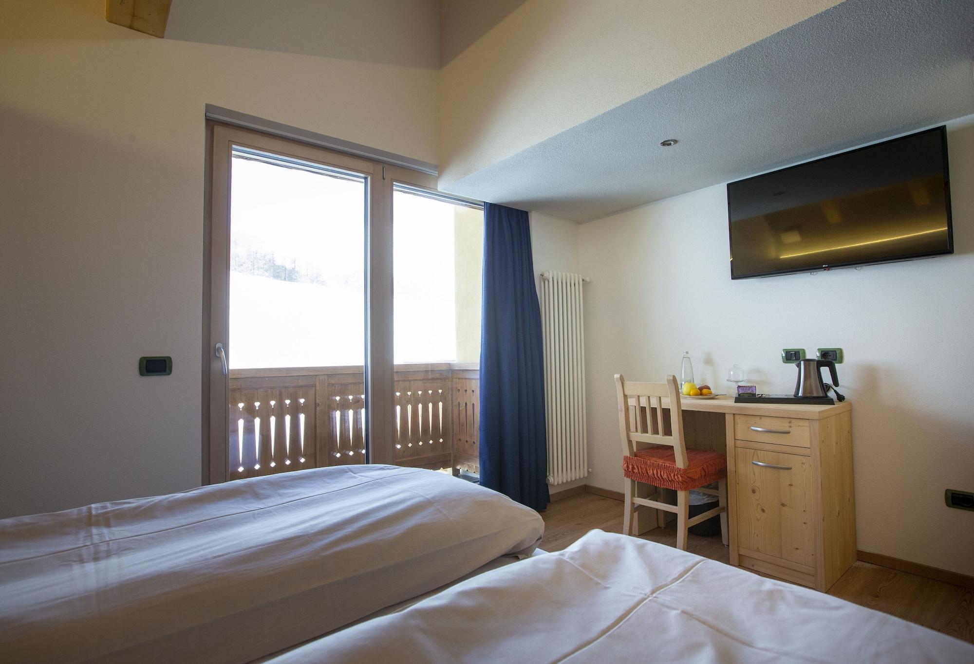 Hotel "La Suisse" Livigno Exterior foto