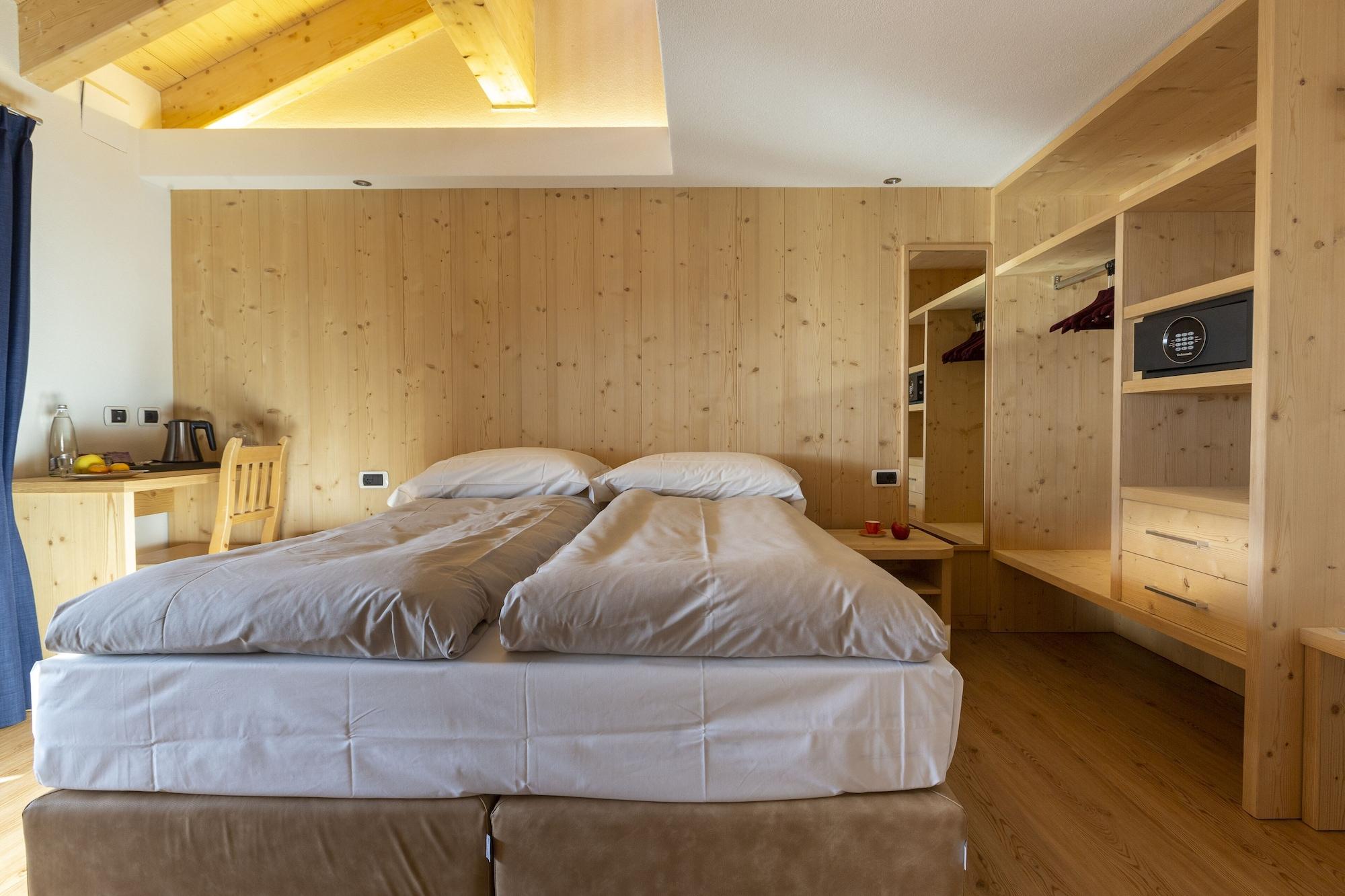 Hotel "La Suisse" Livigno Exterior foto