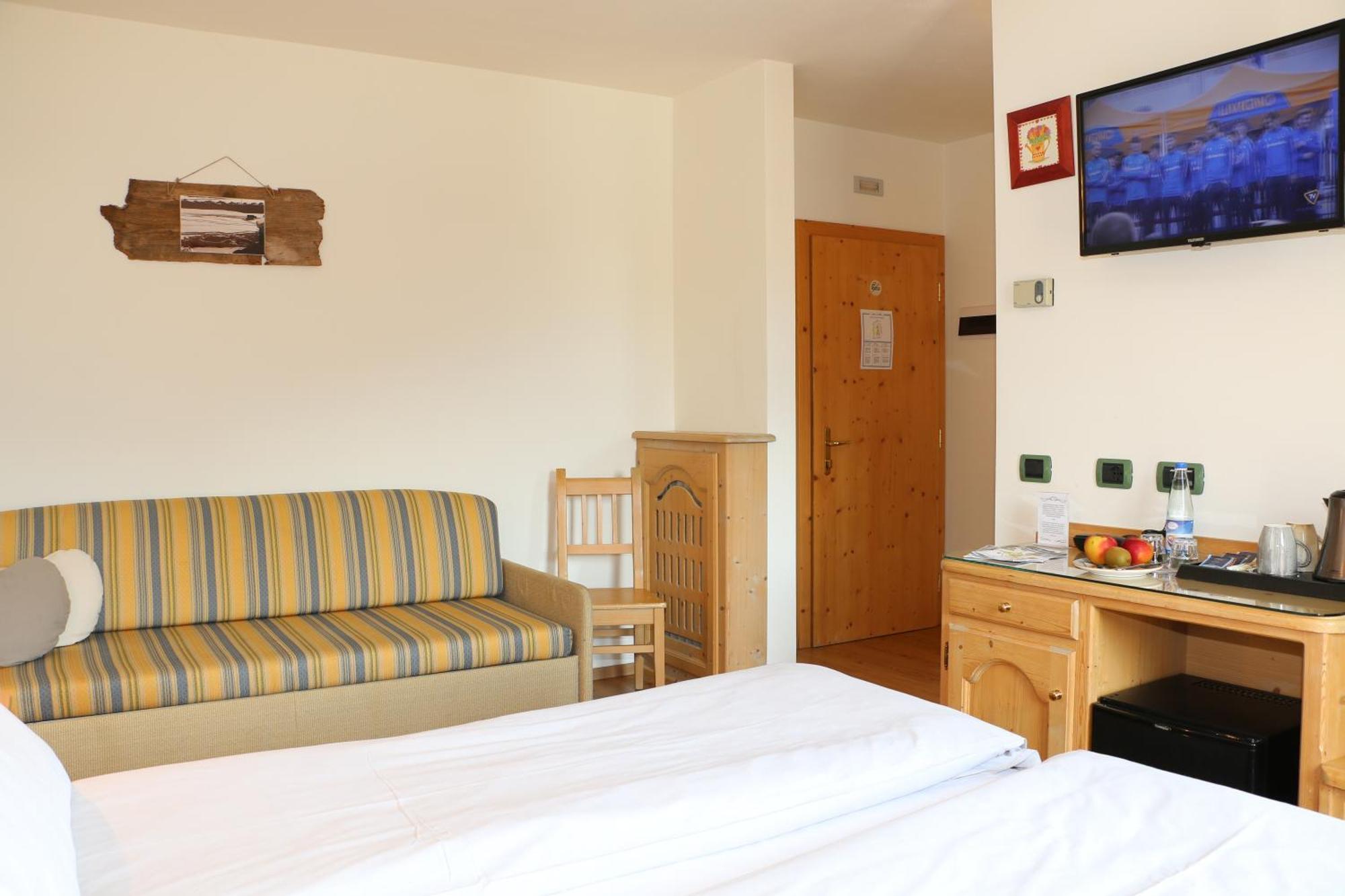 Hotel "La Suisse" Livigno Exterior foto