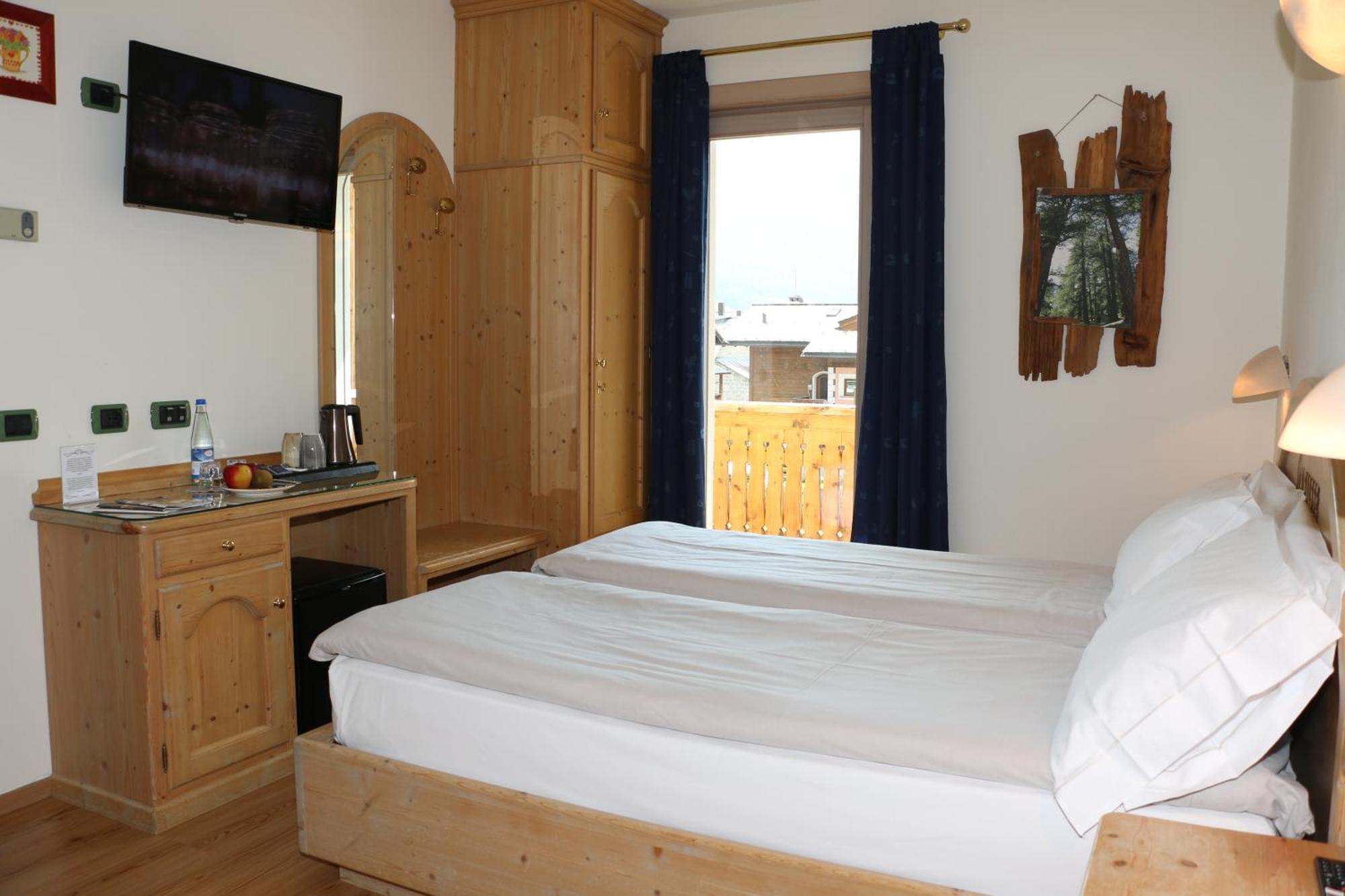 Hotel "La Suisse" Livigno Exterior foto