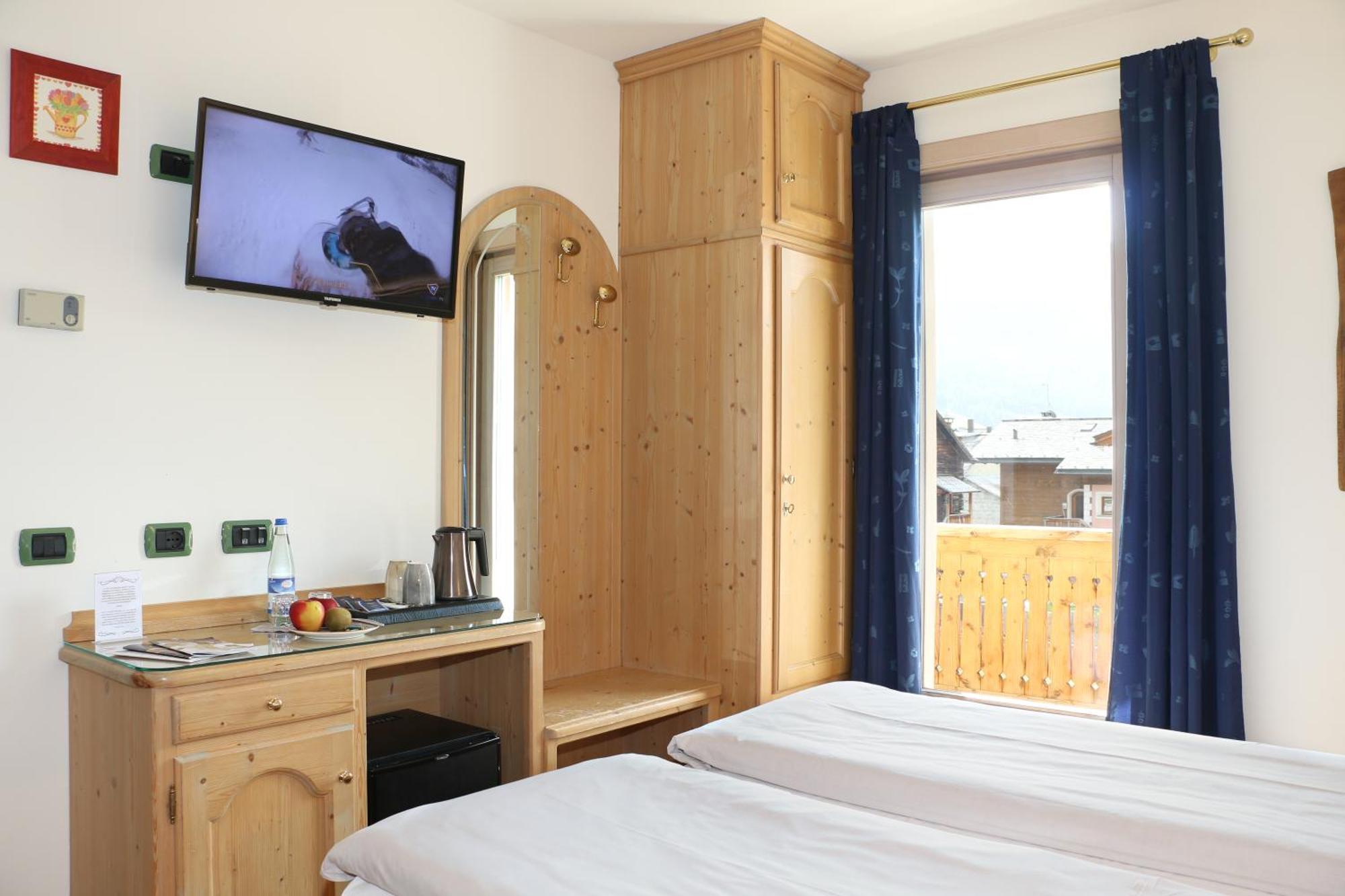 Hotel "La Suisse" Livigno Exterior foto