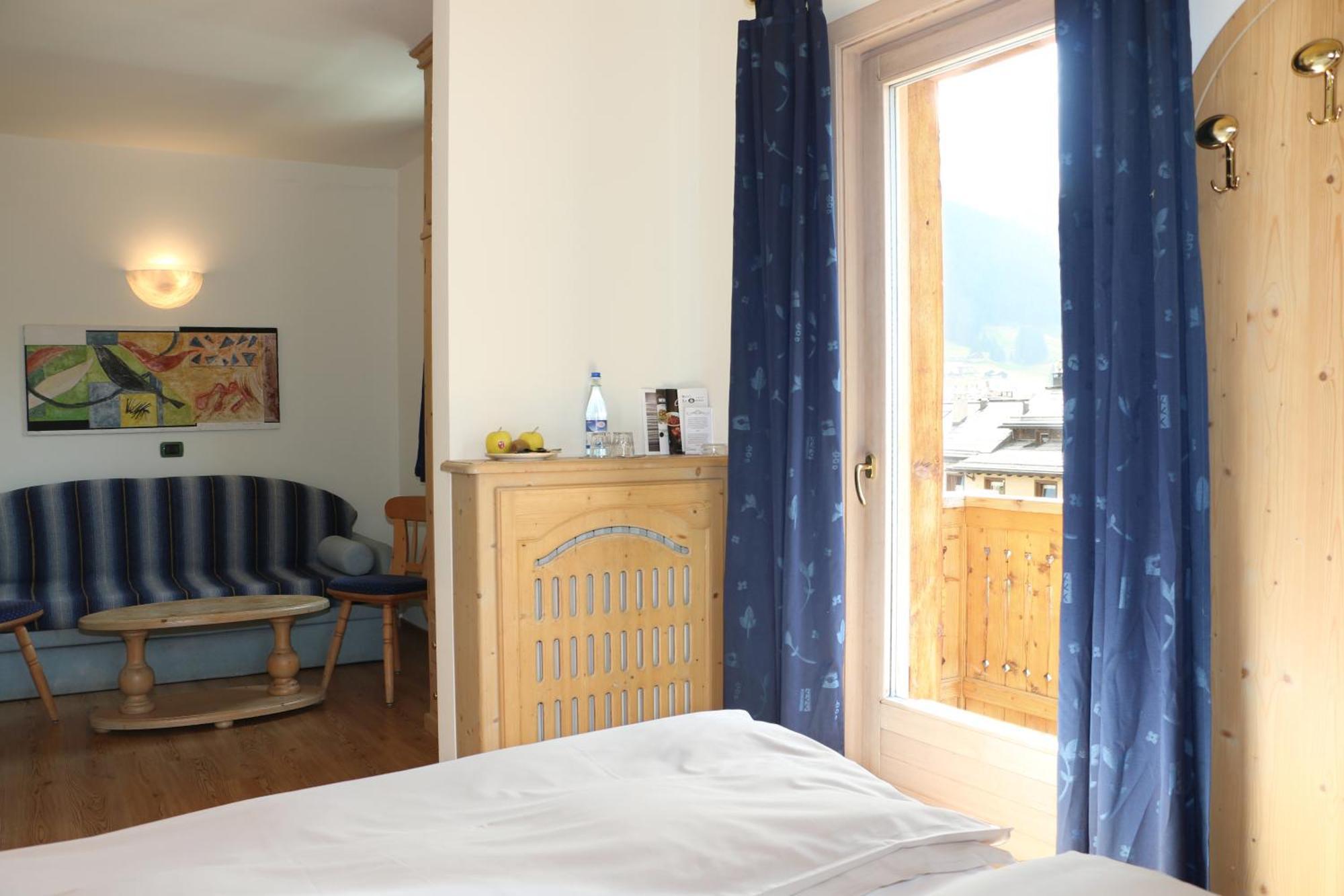 Hotel "La Suisse" Livigno Exterior foto